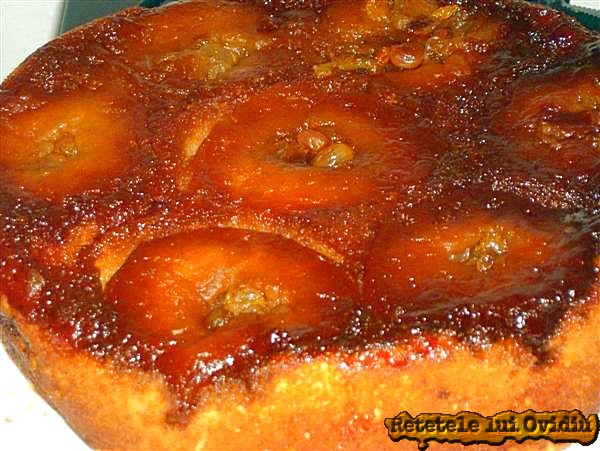 tort de mere caramelizat