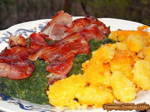 Articole culinare : Urzici cu Mamaliga Rumenita si Bacon Crocant